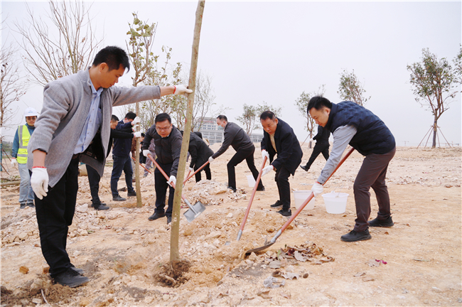 2023年3月13日，中馬合資公司組織開展2023年義務(wù)植樹活動(dòng)